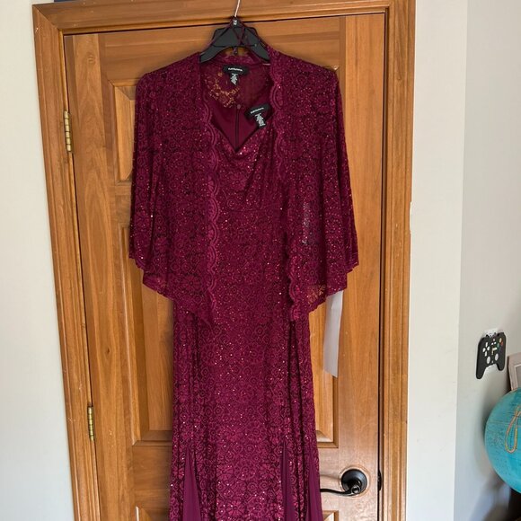 Mother of the Bride Dress - Picture 1 of 6